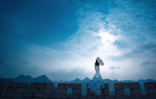 情深缘浅，不问曲终人散